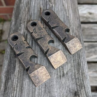 Mini Brass Pirate pry